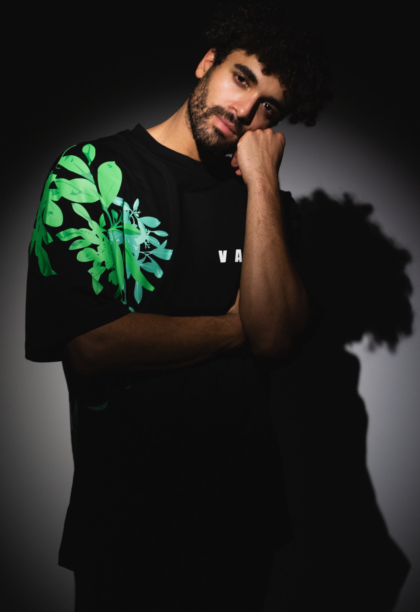 V1 T-Shirt in night black/emerald green