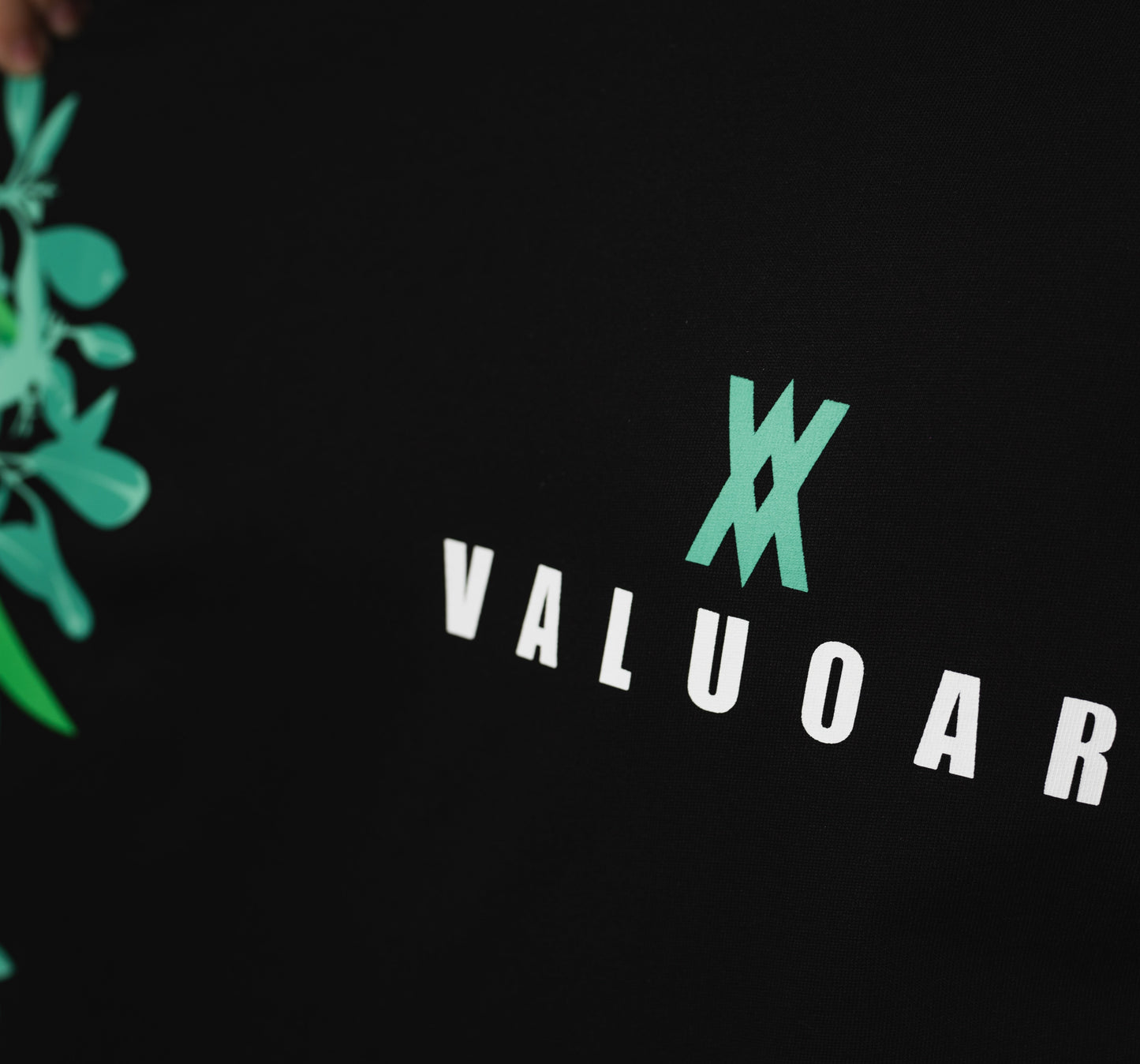 V1 T-Shirt in night black/emerald green