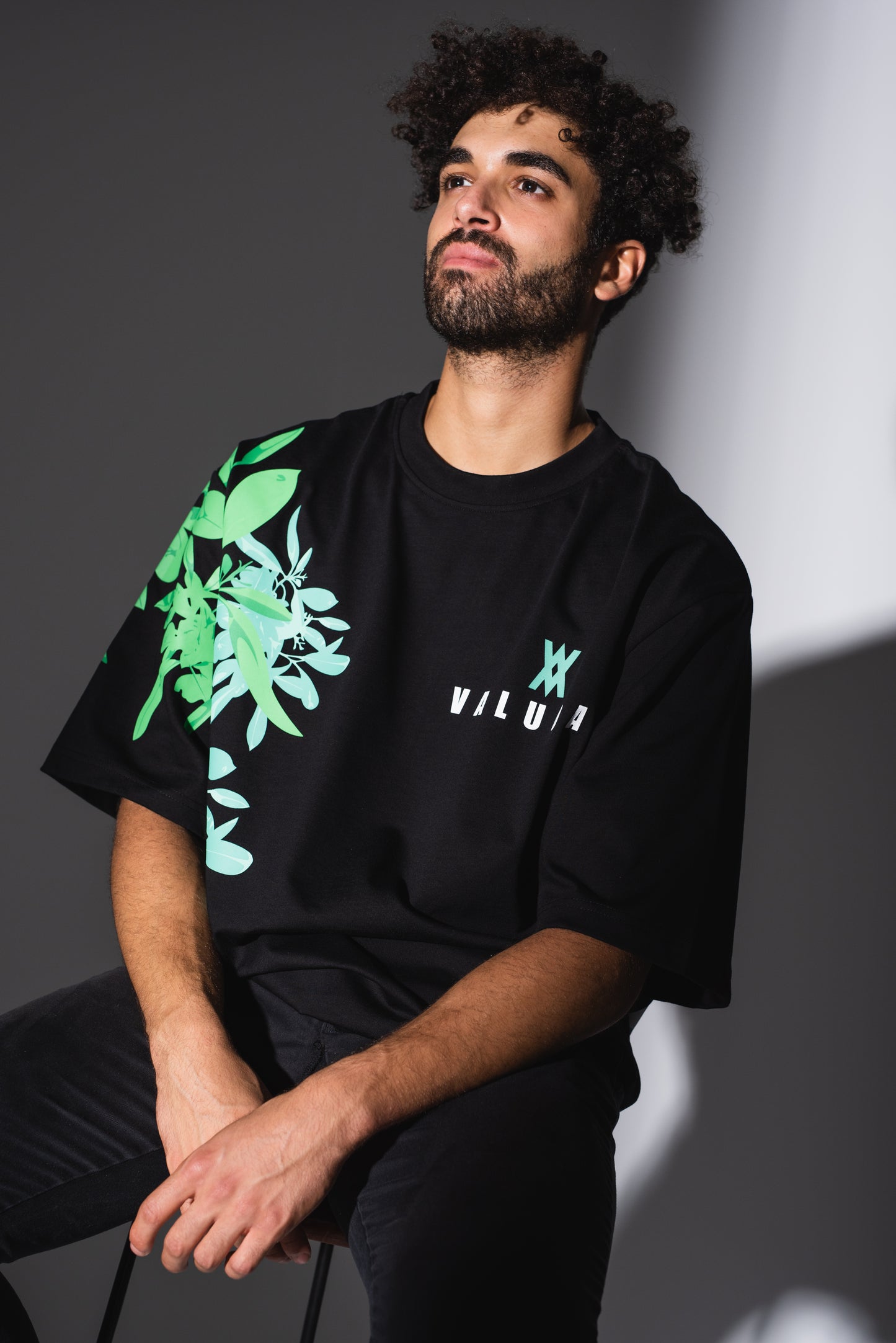 V1 T-Shirt in night black/emerald green
